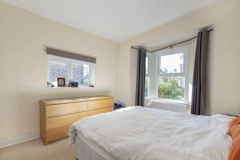 2 bedroom flat to rent, Bridgman Road, London W4