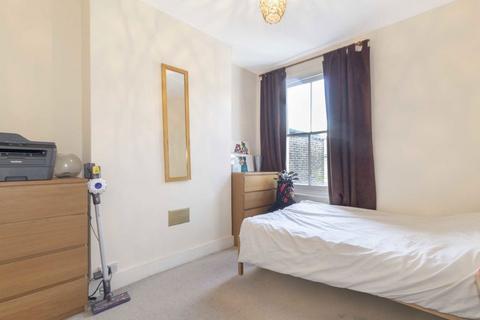 2 bedroom flat to rent, Bridgman Road, London W4