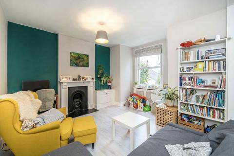 2 bedroom flat for sale, Montem Road, London SE23