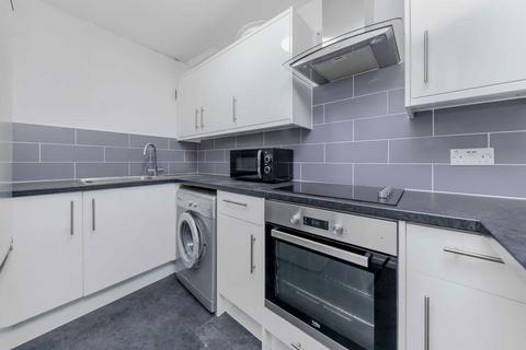 1 bedroom flat for sale, Theseus Walk, London N1