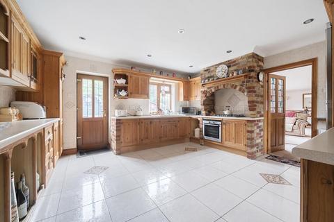 5 bedroom detached house for sale, Wexham,  SL3,  SL3