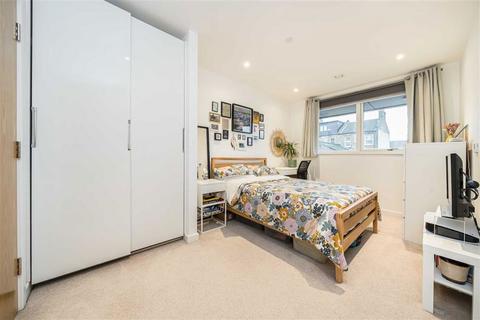 2 bedroom flat for sale, Danson Mews, London SE17