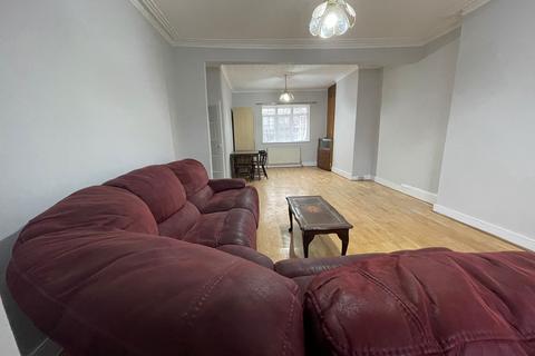 3 bedroom terraced house to rent, Northbrook Road, Ilford IG1