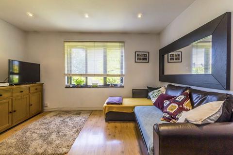 1 bedroom flat to rent, Rothschild Road, London W4