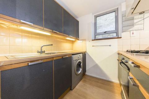 3 bedroom flat to rent, Wellesley Road, London W4