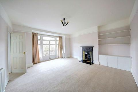 2 bedroom flat to rent, Elmers Drive, Teddington TW11