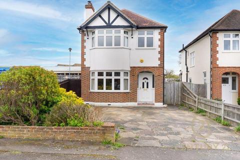 3 bedroom detached house to rent, Cuddington Avenue, WORCESTER PARK KT4