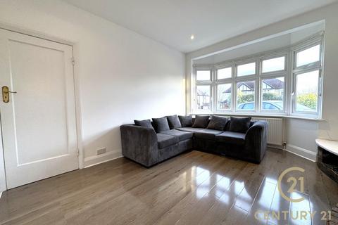 3 bedroom detached house to rent, Cuddington Avenue, WORCESTER PARK KT4