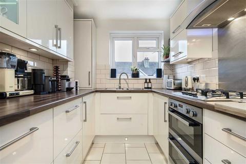 214c Algernon Road, London, SE13 7AN