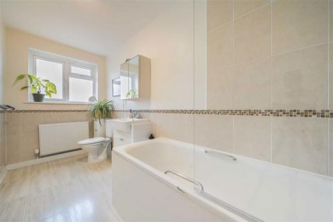214c Algernon Road, London, SE13 7AN