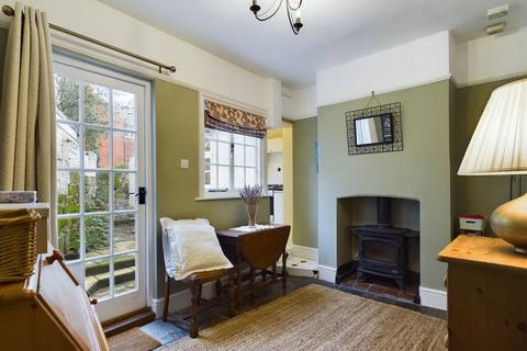 13 Coten End, Warwick, CV34 4NT