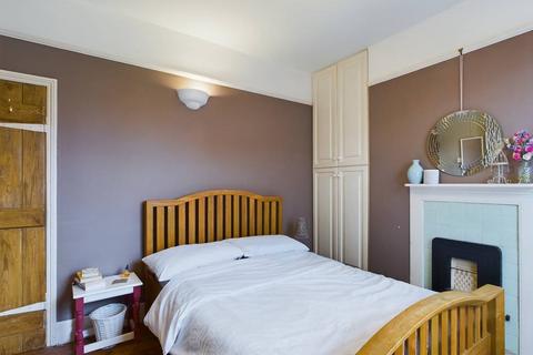 13 Coten End, Warwick, CV34 4NT