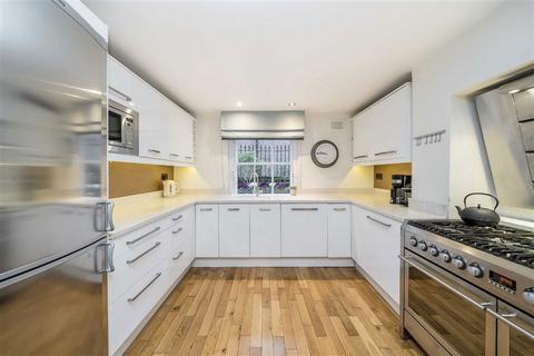 3 bedroom house for sale, Aulton Place, London SE11