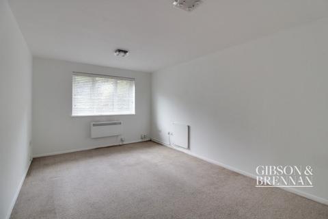 2 bedroom flat to rent, Waterville Drive, Basildon, SS16