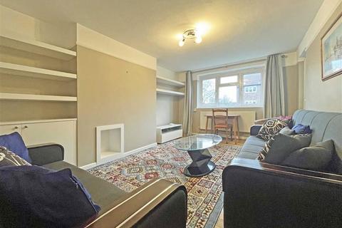 2 bedroom flat to rent, Brick Farm Close, Kew TW9