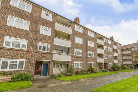 2 bedroom flat to rent, Brick Farm Close, Kew TW9