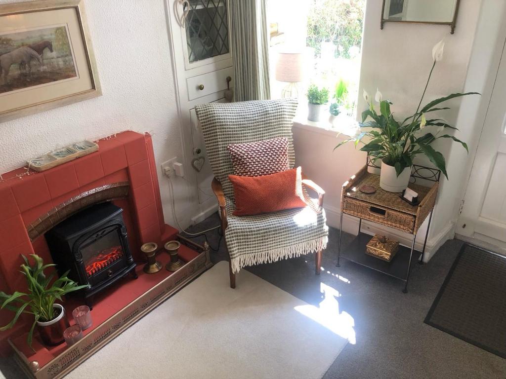 Living Room 1.jpg