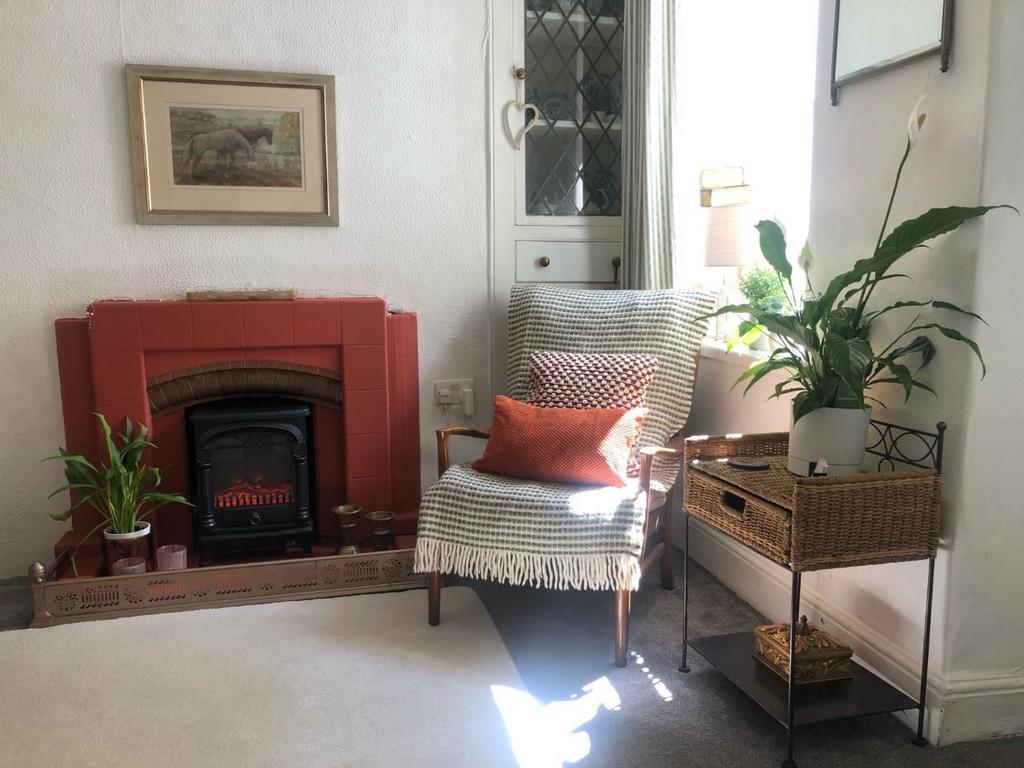Living Room 2.jpg