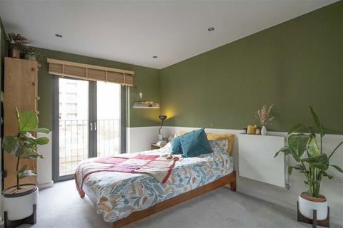 2 bedroom flat for sale, Eythorne Road, London SW9