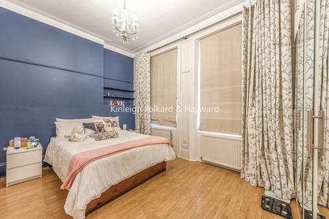 3 bedroom flat to rent, Priory Road South Hampstead NW6