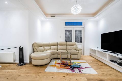 2 bedroom flat to rent, Princes Gate, South Kensington, London, SW7