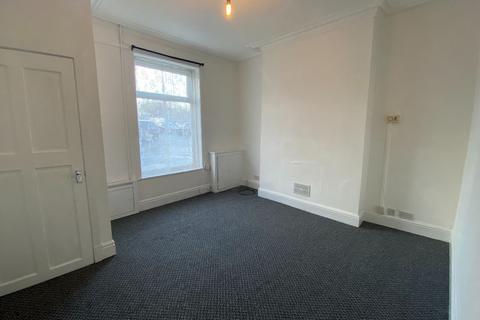 2 bedroom terraced house to rent, Clarence Street, Darwen