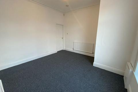 2 bedroom terraced house to rent, Clarence Street, Darwen