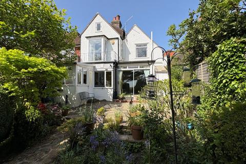 The Retreat Barrack Square, Winchelsea, TN36 4EG
