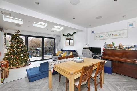 3 bedroom semi-detached house for sale, Fulwell Park Avenue, Twickenham