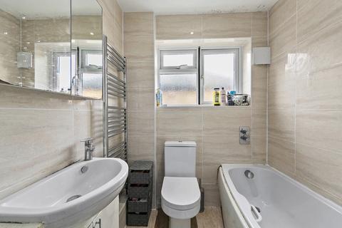 3, Priory Court Percy Road, Hampton, TW12 2PF