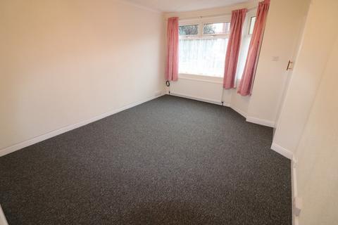 3 bedroom end of terrace house to rent, 18 Farndale Avenue