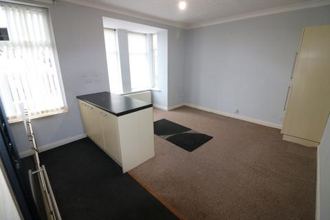 2 bedroom apartment to rent, First Floor, 293 Hull Road