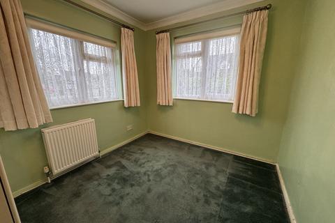 3 bedroom bungalow to rent, Goffs Road, Ashford, Surrey, TW15