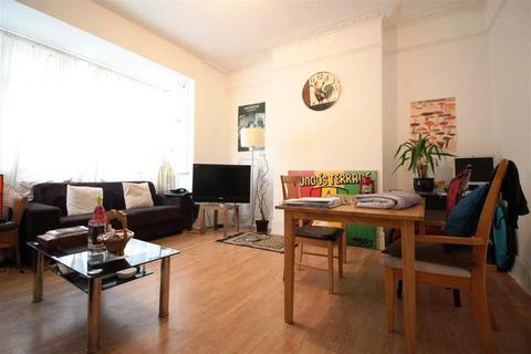 5 bedroom terraced house to rent, Wayland Avenue, London E8