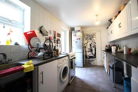 5 bedroom terraced house to rent, Wayland Avenue, London E8