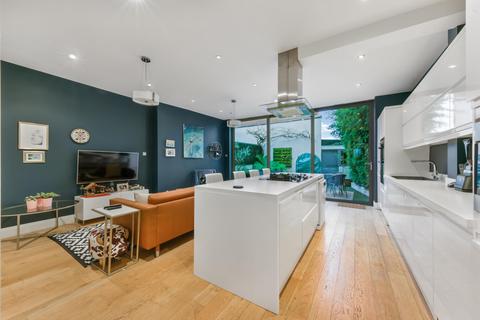 4 bedroom end of terrace house for sale, Loveday Road, London W13