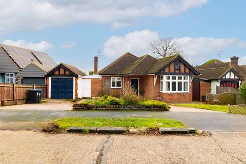 2 bedroom detached bungalow for sale, Woodlands Drive, Godstone