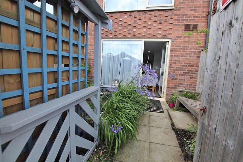 Rear garden showing