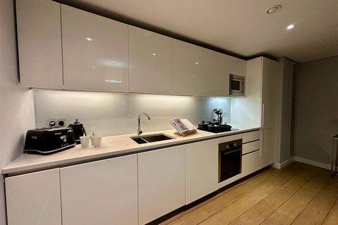 3 bedroom house to rent, Merchant Square East, London W2