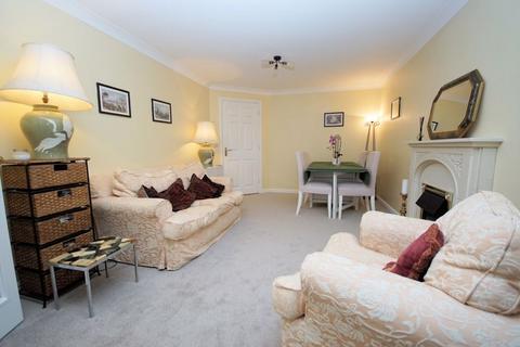 1 bedroom retirement property for sale, Anchorage Court, Marine Parade East, Lee-On-The-Solent, PO13