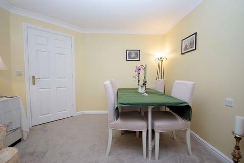 1 bedroom retirement property for sale, Anchorage Court, Marine Parade East, Lee-On-The-Solent, PO13