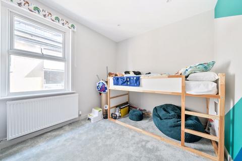 38 Dawson Road, Kingston Upon Thames, KT1 3AT