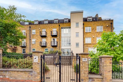 3 bedroom apartment for sale, London SW4