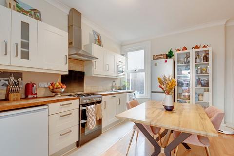 1 bedroom apartment for sale, London W4