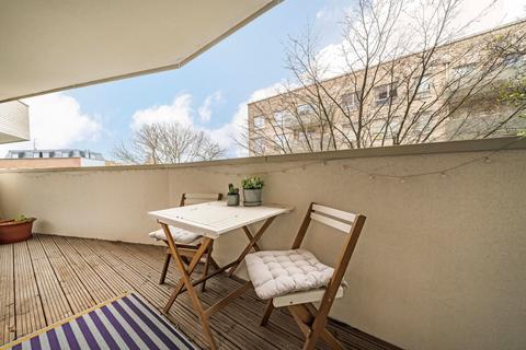 1 bedroom apartment for sale, London W3