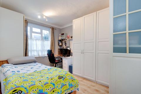 3 bedroom semi-detached house for sale, London W4