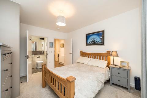 2 bedroom apartment for sale, London W3