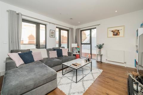 1 bedroom apartment for sale, London W3