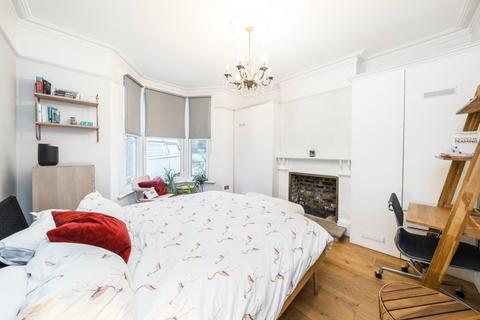 2 bedroom apartment to rent, London W7