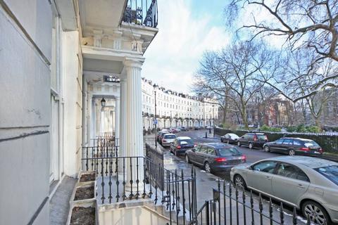 2 bedroom apartment to rent, London W11